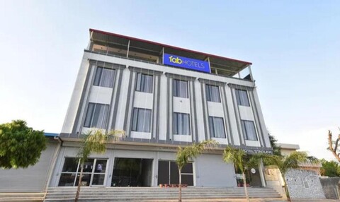 FabHotel The Nine Prime