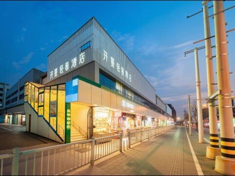 Kaiman Light Luxury Hotel (Shanghai University Jinqiu Road Subway Station)