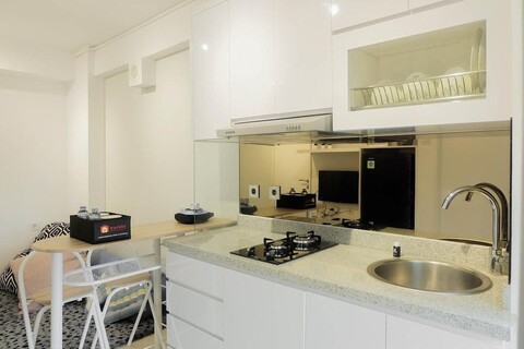 Stylish and Modern 2Br Bassura City Apartment