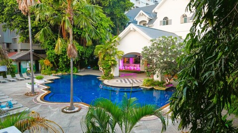 Pooh Beach Resort & Spa