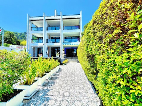 푸켓 문릿 파통 베이 하이드어웨이 호텔