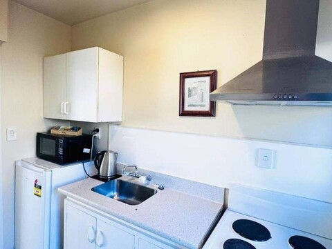 Merivale Court Large Studio-Unit 3