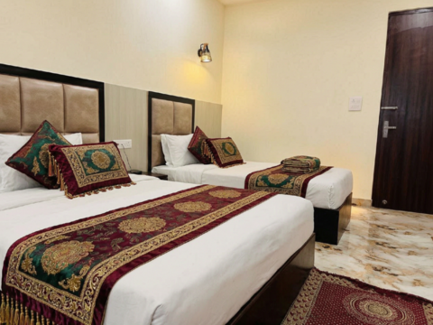 Hotel F S Palace
