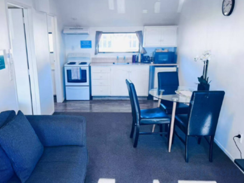 Merivale Court One Bedroom Apartment-Unit 8