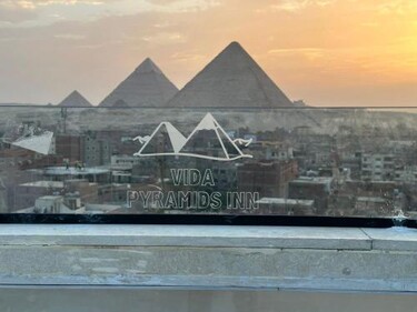 Vida Pyramids Inn