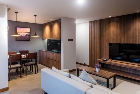 플라구 홀리데이 호텔