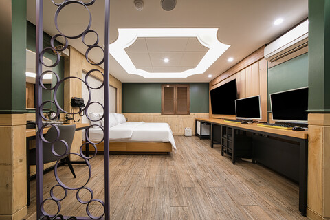 화성(향남) 월드 관광호텔