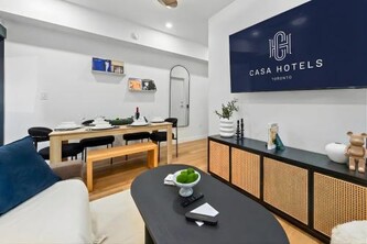 The McCaul by Casa Hotels - Brand New Group Suite, Heart of DT