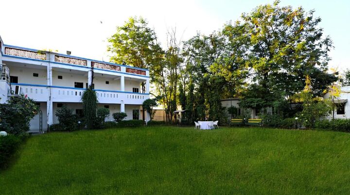 Arristo Resorts & Club-i