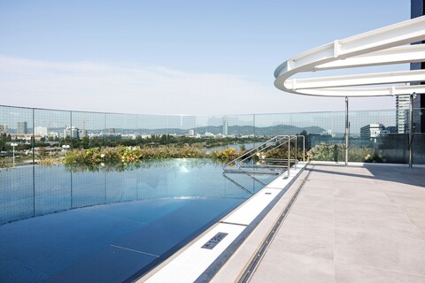 스카이라인 스위트, 다뉴브 강 전망 발코니 및 수영장