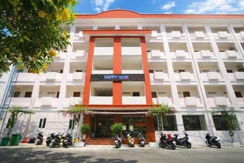 호텔 해피 히어