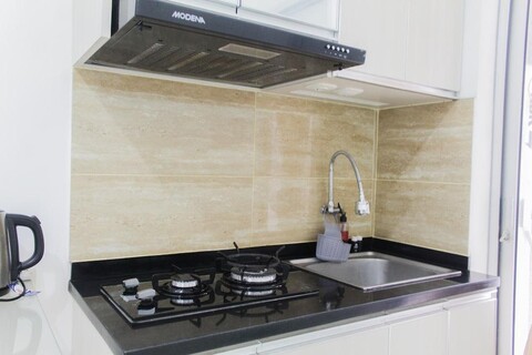 Homey and Cozy 2Br Bassura City Apartment Near Mall