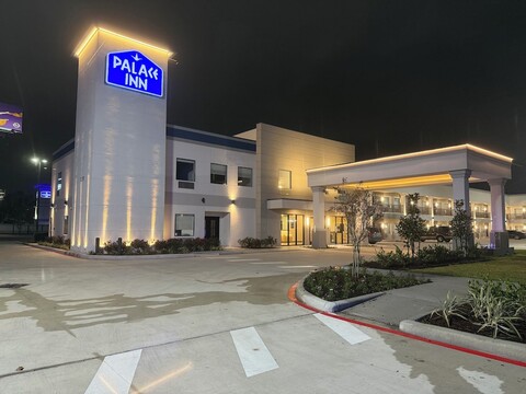 팰리스 인 블루 290 W 43번가 & 빙글 로드