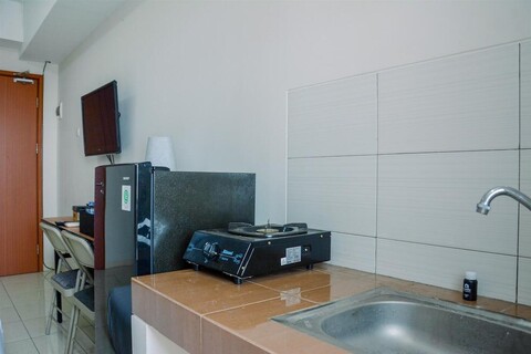 Cozy Studio Apartment at Margonda Residence 4