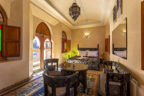 리아드 아달 로얄