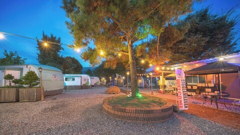 가평 애견동반 516 글램 카라반