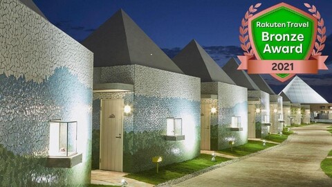 Blanchette Nanki Shirahama