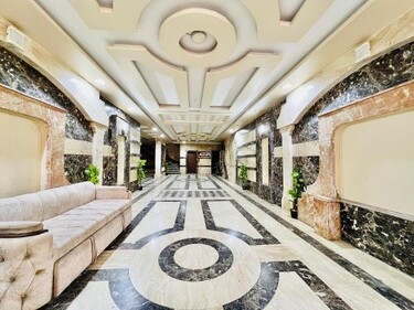 Roone pyramids view inn