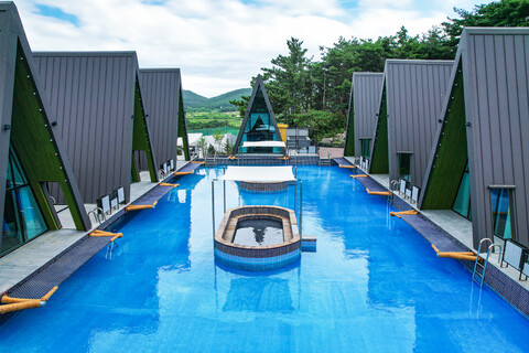 포항 페리도트풀빌라&풀글램핑