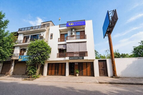 팹호텔 다운타운 트래블로지