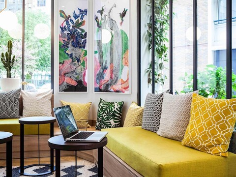 이비스 스타일 파리 네이션 포르테 드 몽트뢰유