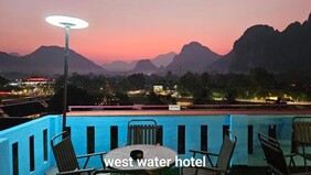 웨스트 워터 호스텔