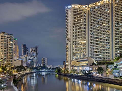 아쿠아의 노보텔 스위트 마닐라