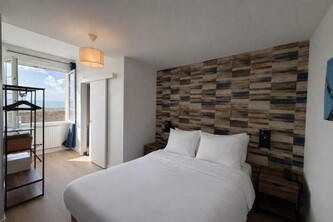 Hôtel La Porte Saint Pierre-Logis Hôtel Intra Muros RÉNOVÉ en 2026