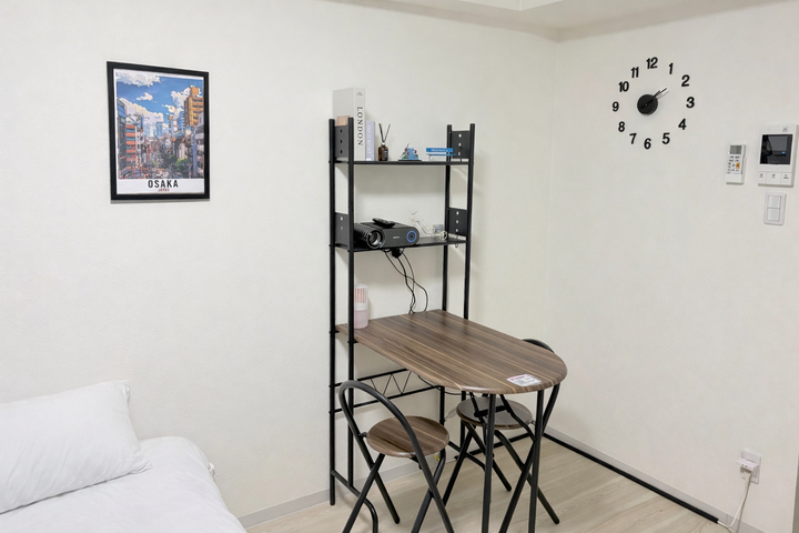 room detail thumbnail 2