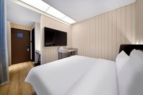 HanTing Harbin Museum Subway Station Hotel (HanTing Harbin Dongdazhi Street Hongbo Plaza)