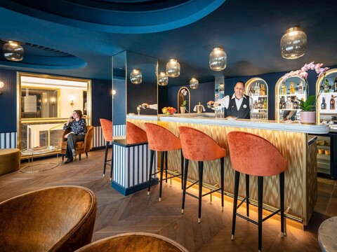 메르쿠르 베르사유 파리 우에스트