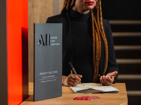 이비스 파리 갸르 드 레스트 10에므