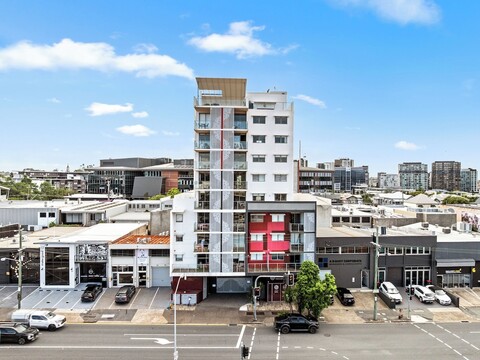 다이렉트 컬렉티브 - 파빌리온 & 거버너 온 브룩스