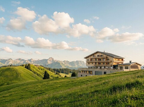 르 르퓌즈 쉐 라 탕트, 몽 다르부아, 스키 인 - 스키 아웃