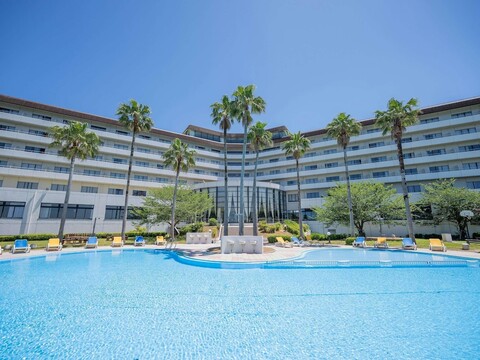 그랜드 메르쿠르 아와지 아일랜드 리조트 & 스파