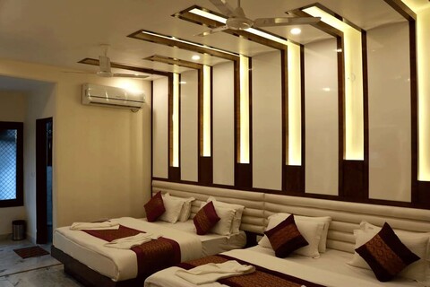 뉴 힌두스탄 바이 백패커스 헤븐