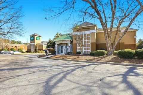 홈타운 스튜디오 애틀랜타 – 피치트리 코너스