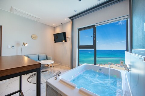 강릉 위펜션(안목 커피거리)