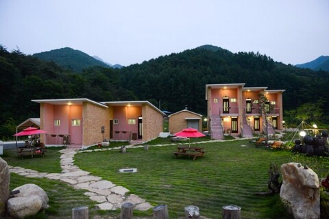 충주 달두루펜션