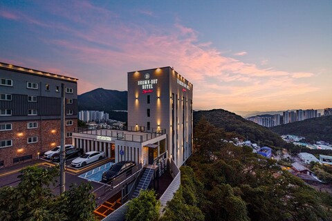 부산 브라운도트 만덕점