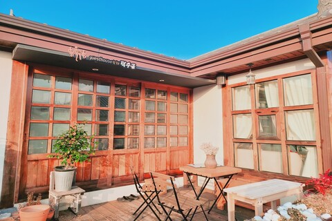 전주한옥마을 독채덕수궁