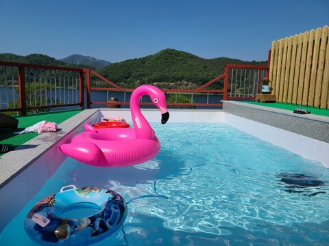 청도 희희낙락풀빌라펜션