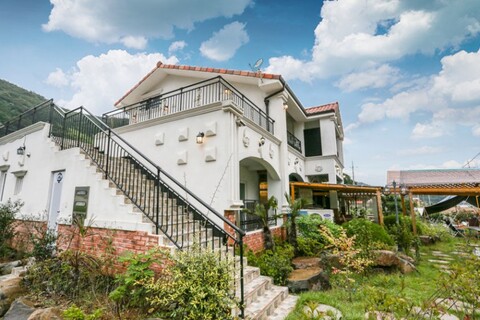 고성 지중해캠프하우스펜션