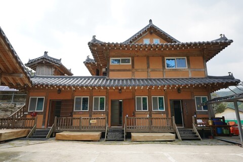 충주 신선봉한옥펜션