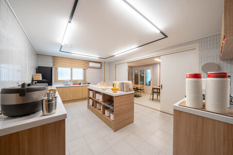 통영 YAJA 통영 여객선터미널점