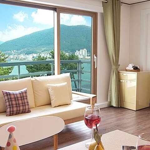 통영 풍차마을튜울립펜션