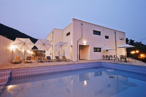 완도(보길도) 블랙스톤펜션