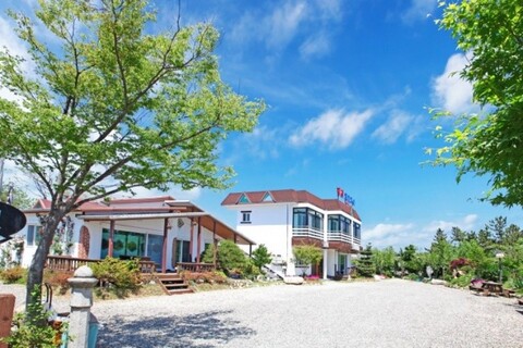 양양 프리지아펜션