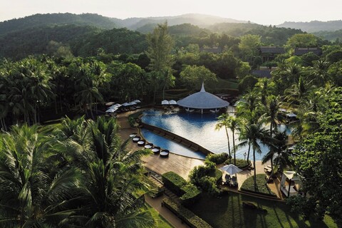 풀라이 베이, 어 리츠-칼튼 리저브