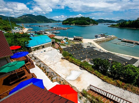 통영 딱섬로망스펜션